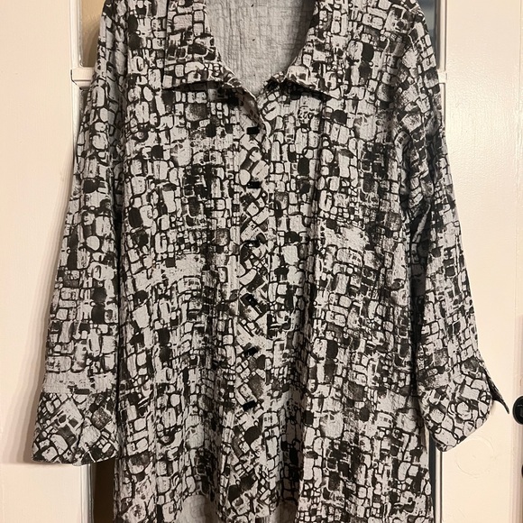 Habitat Women's Textured Fun Button Down High Low Shirt Collar Multi Grey Small - Picture 1 of 8